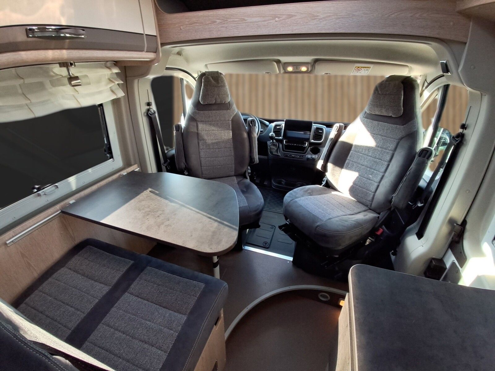 Fahrzeugabbildung Pössl Summit 600 Fiat 180 PS Mark./AHK/Navi/Solar