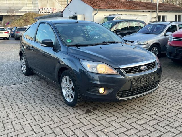 Ford Focus Lim. Style + Tüv Neu Klima