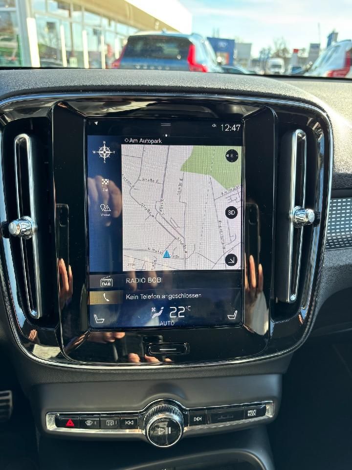 Fahrzeugabbildung Volvo XC40 R Design 2WD