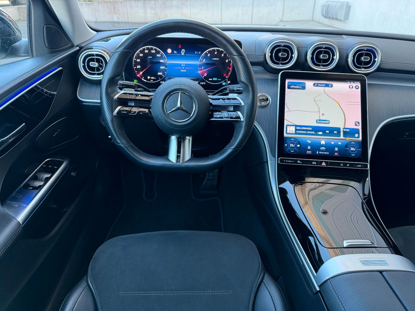 Fahrzeugabbildung Mercedes-Benz C 300 AMG Night+R-Kamera+LED+Ambiente+TOTW+18"