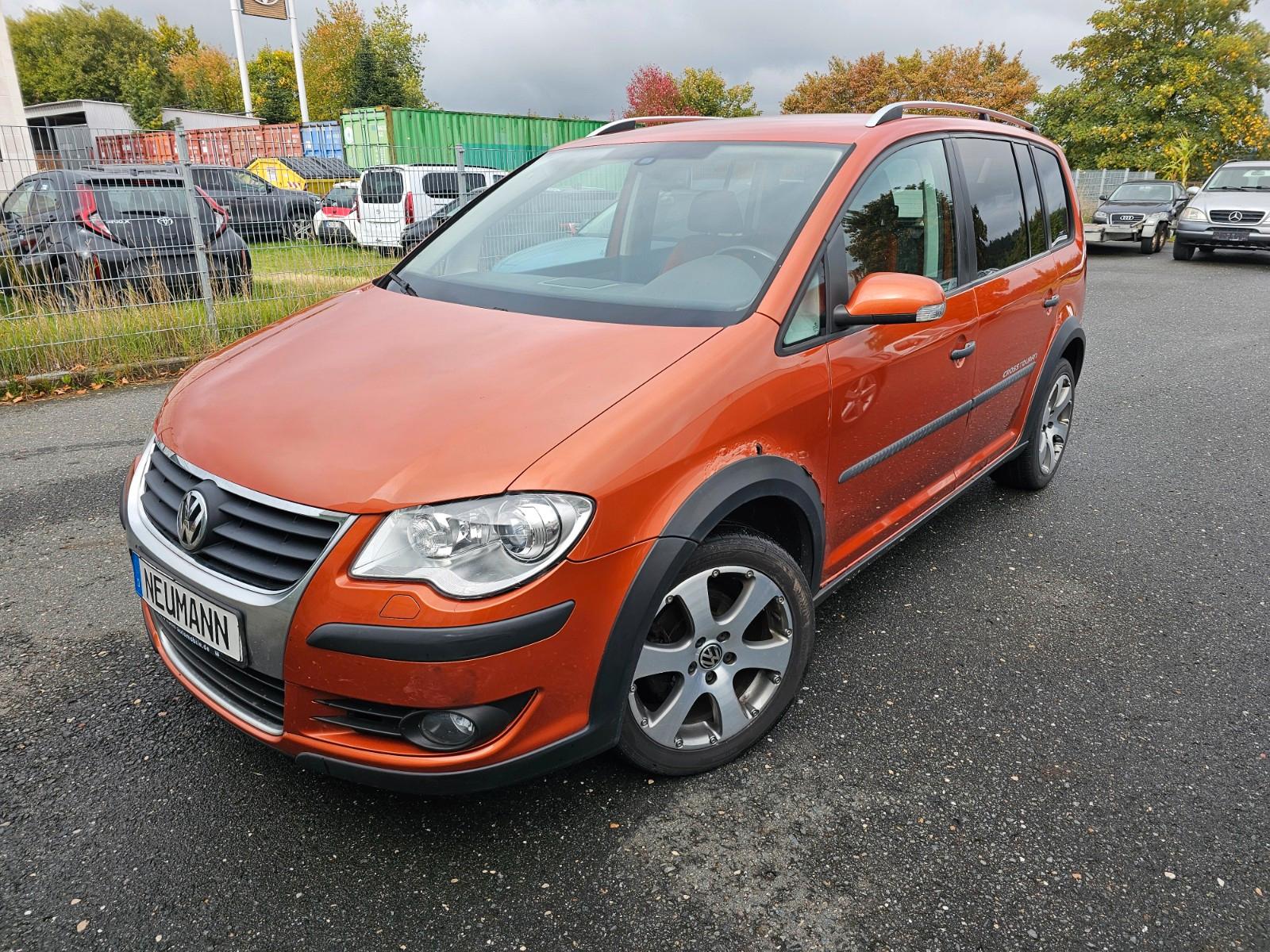 Volkswagen Touran 2.0 TDI Cross XenNavi  7 Sitze Viel Rost