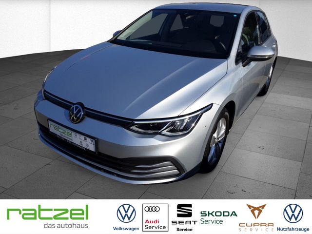 Volkswagen Golf VIII Life 1.5 eTSI DSG ACC LED App Connect
