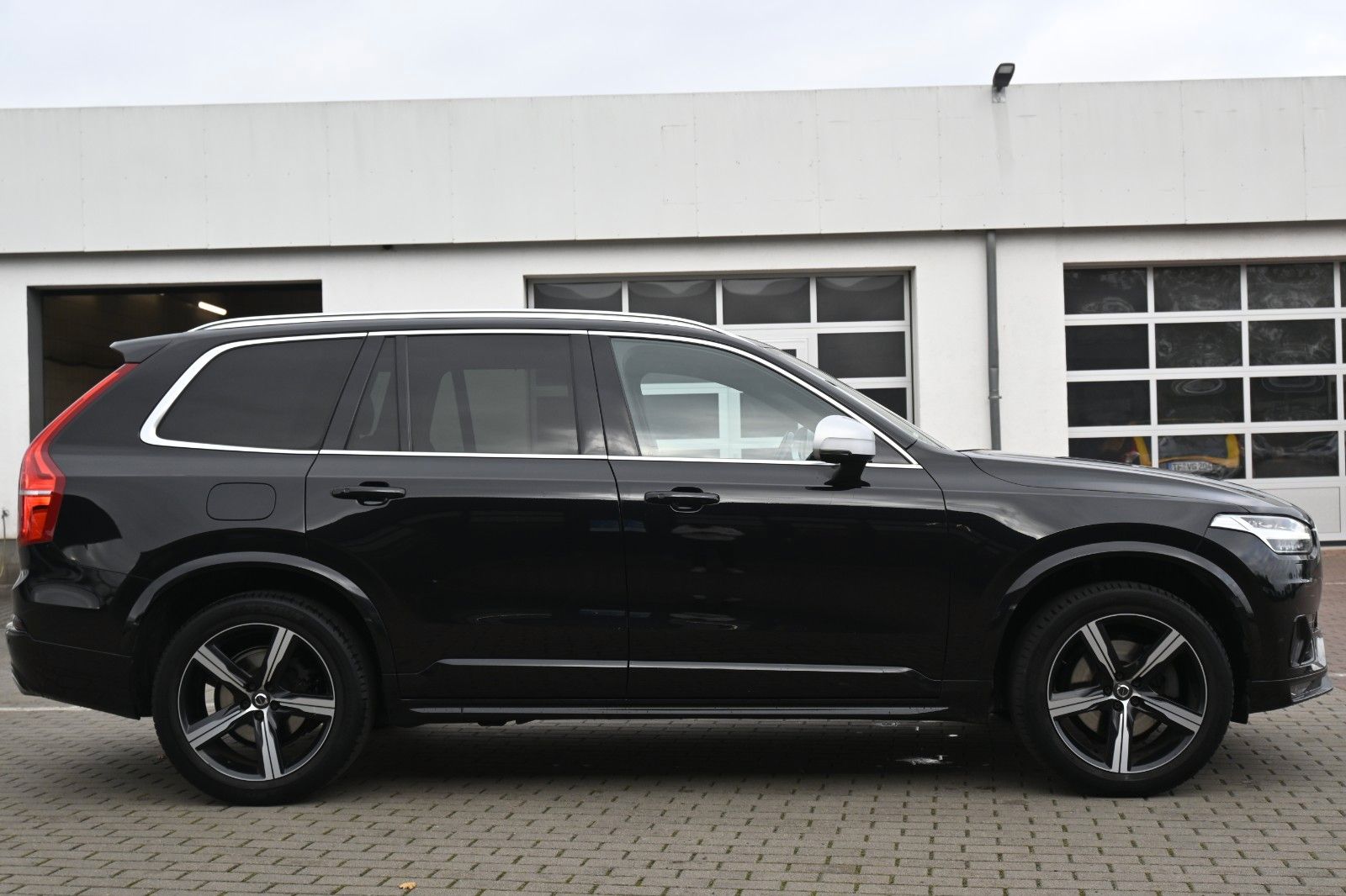 Fahrzeugabbildung Volvo XC90 D5 AWD*R Design*LUFT*PANO*7Si*LED