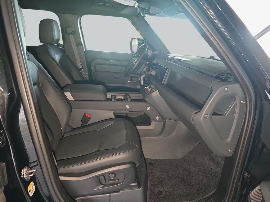 Land Rover Defender 110 D300 X-Dynamic SE imagem 3