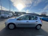 Renault Clio Authentique 1.2 16V 55kW/Tüv-Neu/4Tür/84Tkm - Renault Clio Gebrauchtwagen in Leipzig