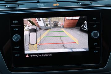 Volkswagen Touran 2.0 DSG R-Line 7-Sitze AHK Kamera