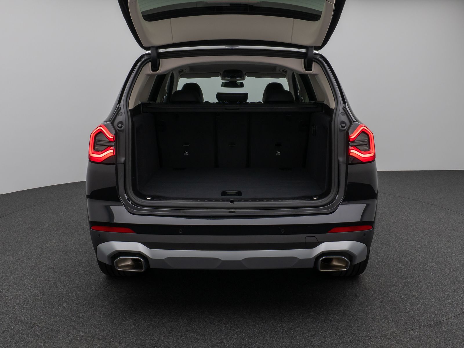 Fahrzeugabbildung BMW X3 xD30i Kamera DAB HiFi WLAN Leder Sport 19Zoll