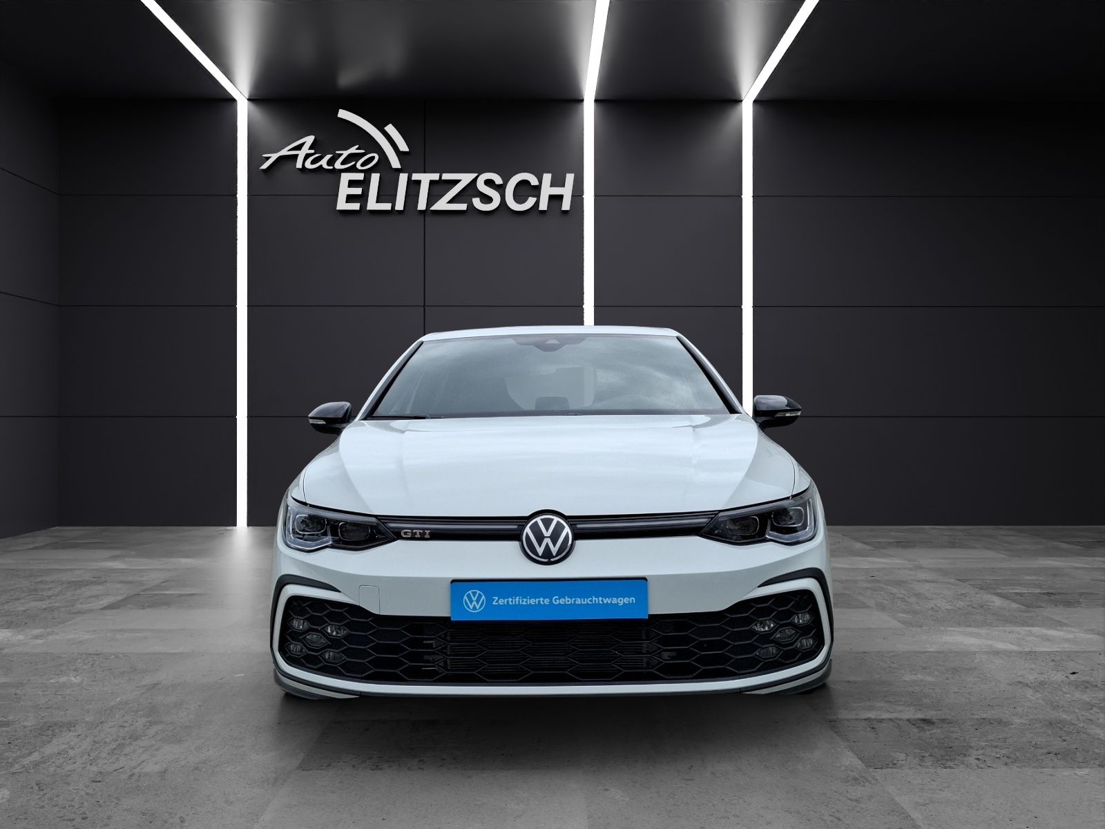 Fahrzeugabbildung Volkswagen Golf VIII GTI 1,99% Matrix AHK Navi AID RFK 19"
