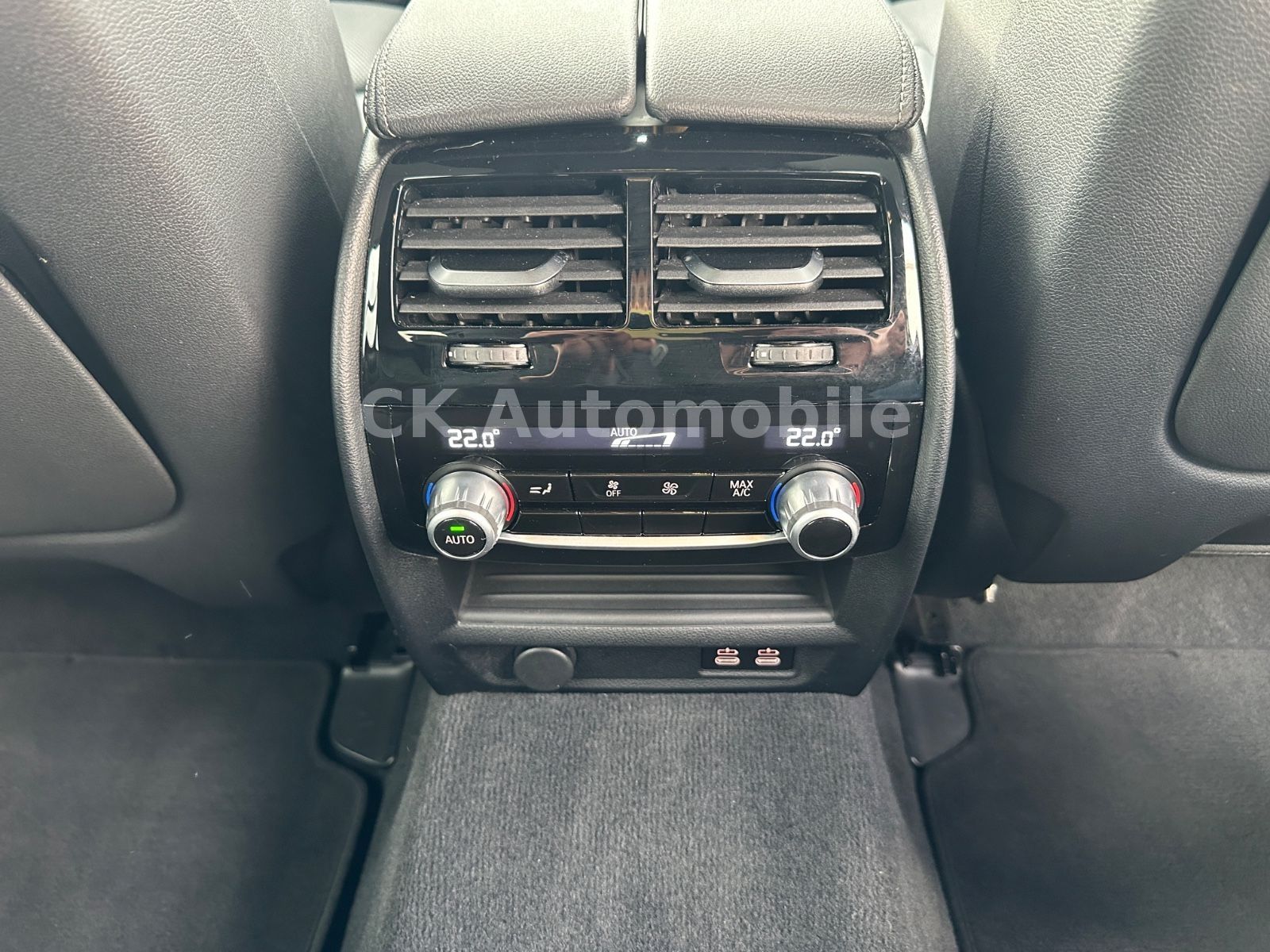 Fahrzeugabbildung BMW 520dxDrive Touring M-Sport/Laser/Head-Up/ACC/AHK