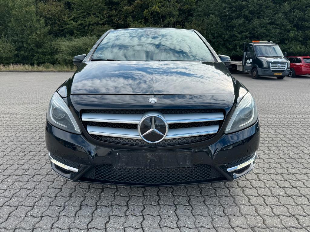 Mercedes-Benz B 220