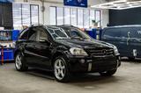 Mercedes-Benz ML 63 AMG 4MATIC AMG - Mercedes-Benz 63 AMG aus dem Jahr 2006