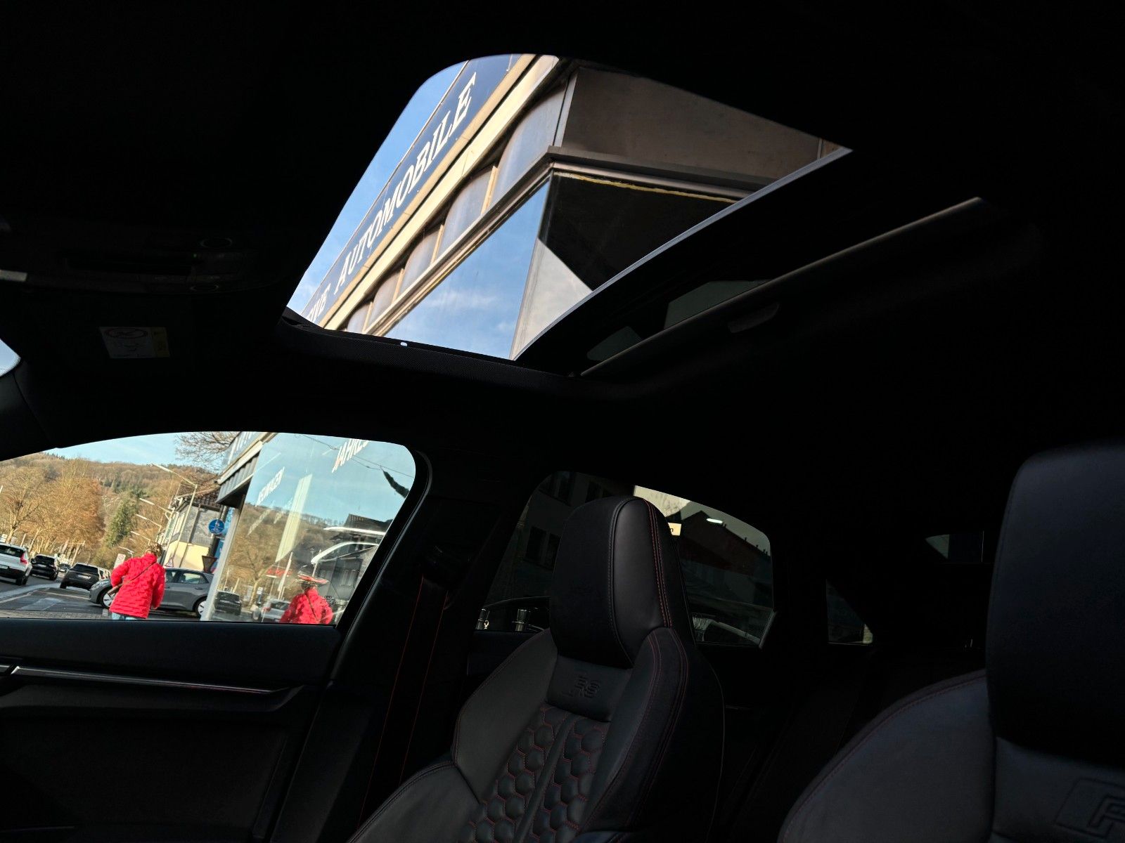 Fahrzeugabbildung Audi RS3 Lim. *Panorama*RS-Sitze*Carplay*SportAuspuff