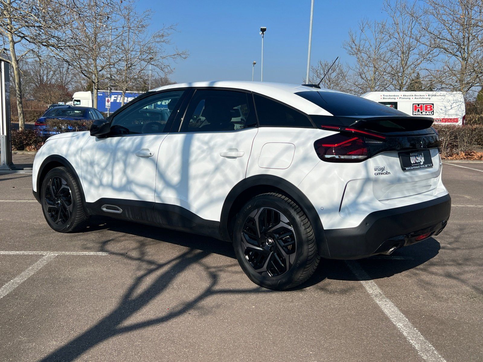 Fahrzeugabbildung Citroën C4 PureTech 130 Shine Kälte Paket Navi DAB Klima