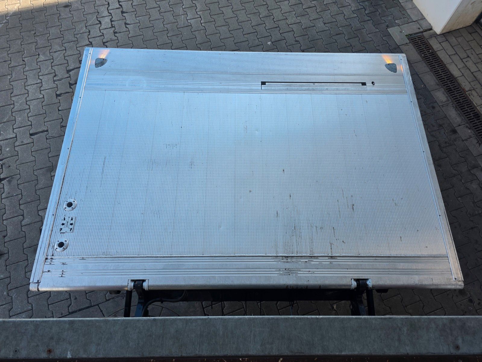 Fahrzeugabbildung Iveco Eurocargo ML120E25 LBW 1.500 3 Sitze Klima