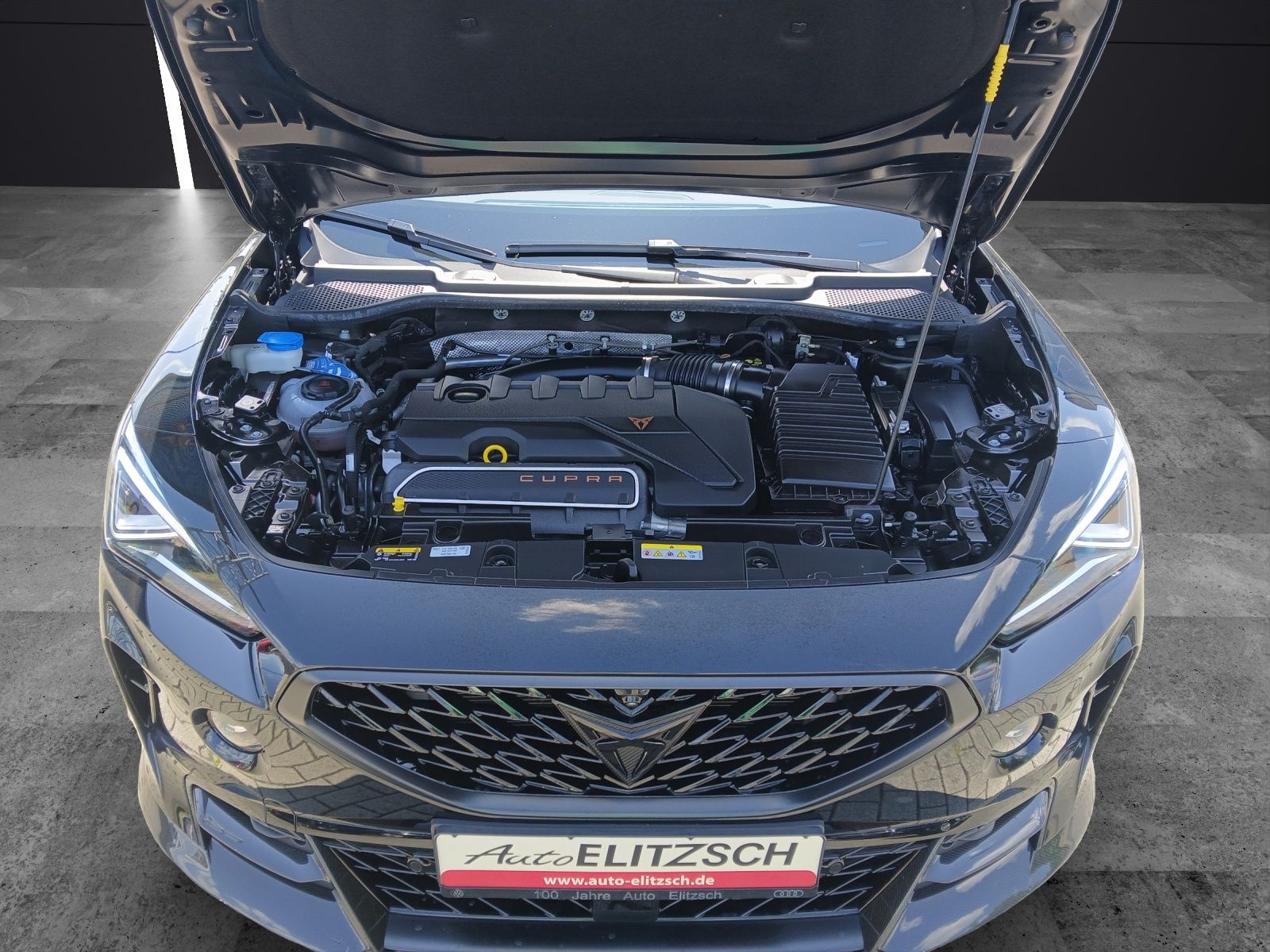 Fahrzeugabbildung CUPRA Formentor VZ5 Matrix GRAIL-Sportauspuff AID ACC