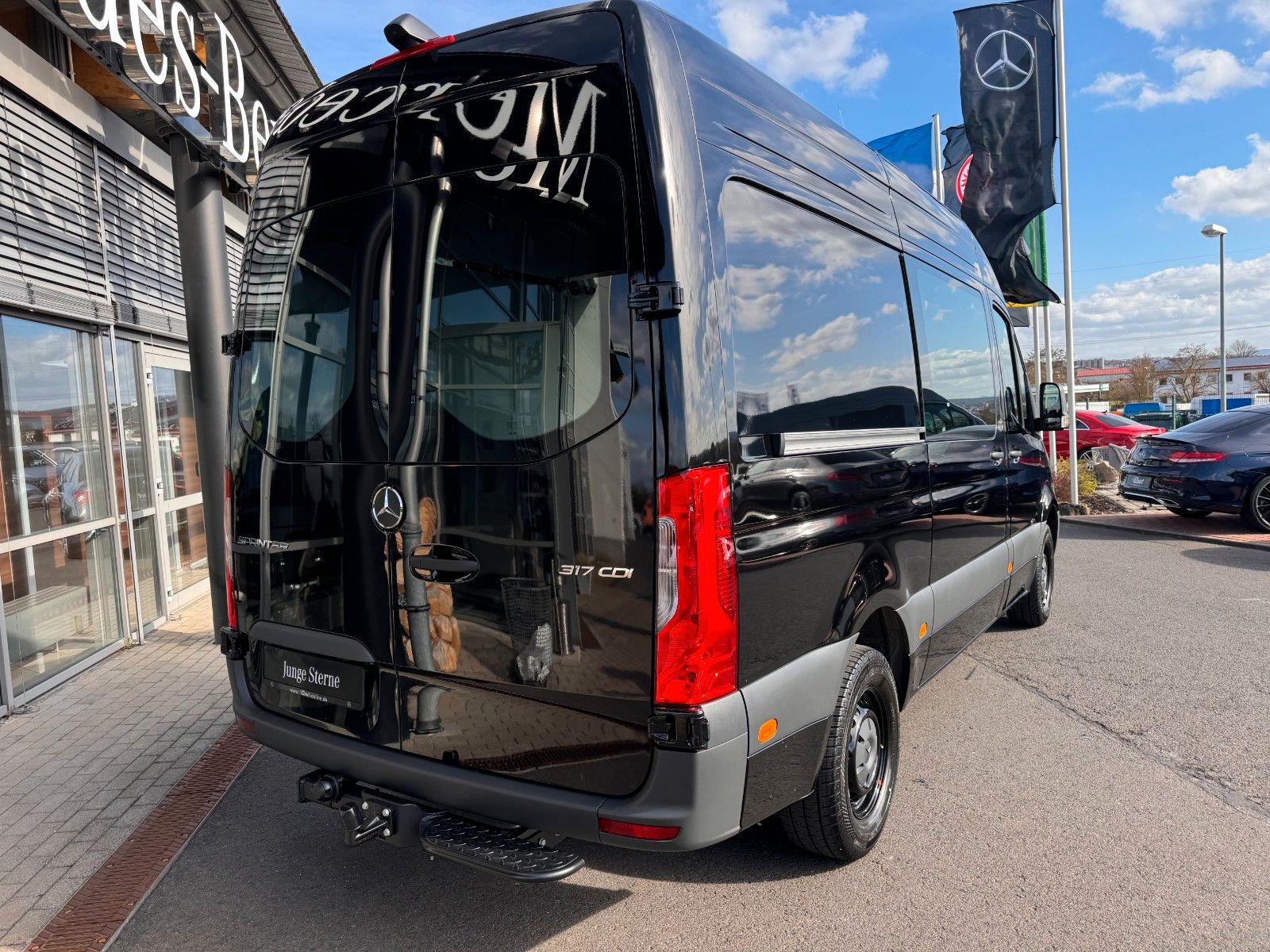 Fahrzeugabbildung Mercedes-Benz Sprinter 317 CDI 3665 9G Klima Stdheiz AHK3,5to