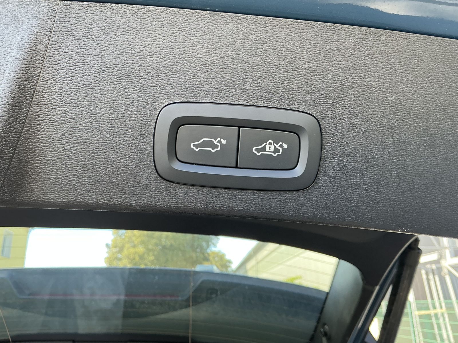 Volvo XC40 Plus R.Cam NaviAHK ACC LED SHZ 82 kWh  imagem 3