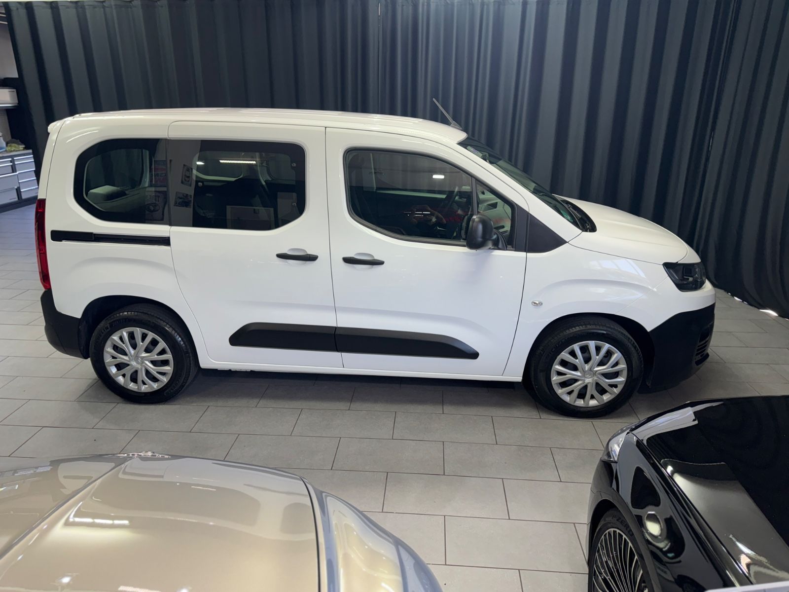Fahrzeugabbildung Citroën Berlingo Live Pack M|NAVI|PDC|1.HAND
