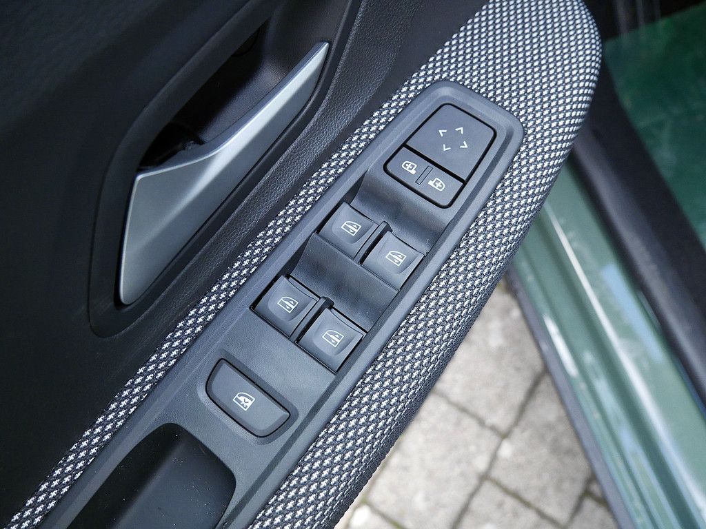 Fahrzeugabbildung Dacia Sandero Stepway Expression TCe 90