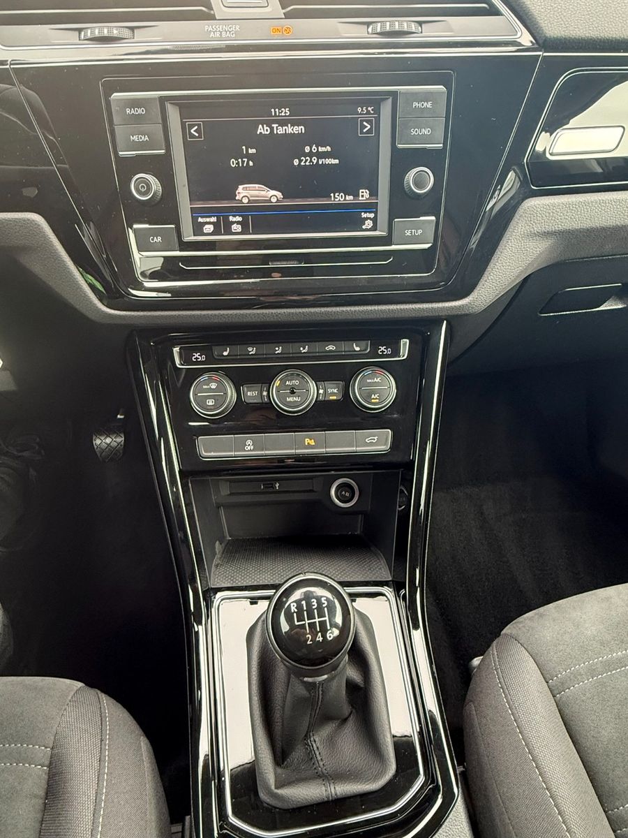 Fahrzeugabbildung Volkswagen Touran Highline BMT/Start-Stopp