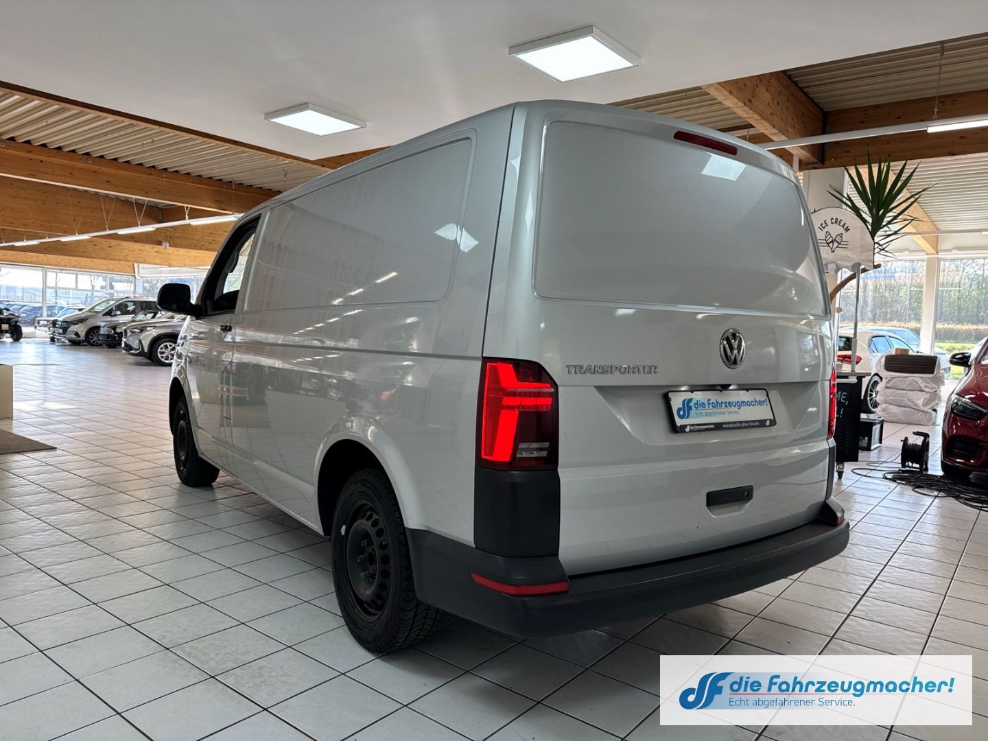 Fahrzeugabbildung Volkswagen Transporter T6.1 Kasten Navi LED CarPlay *EXPOR