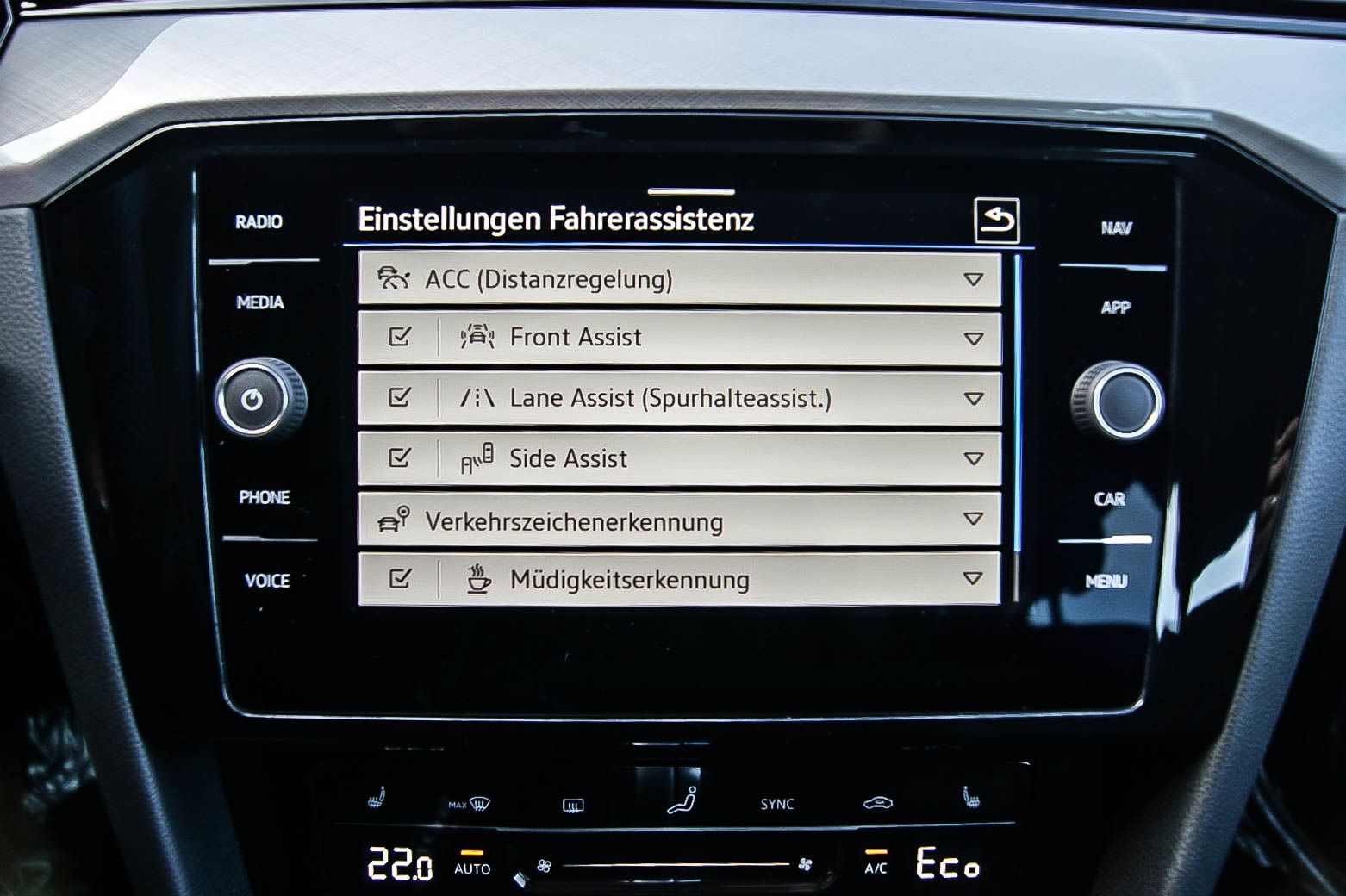 Fahrzeugabbildung Volkswagen Passat Variant HYBRID GTE iQ LED ACC NAVI 1.HAND