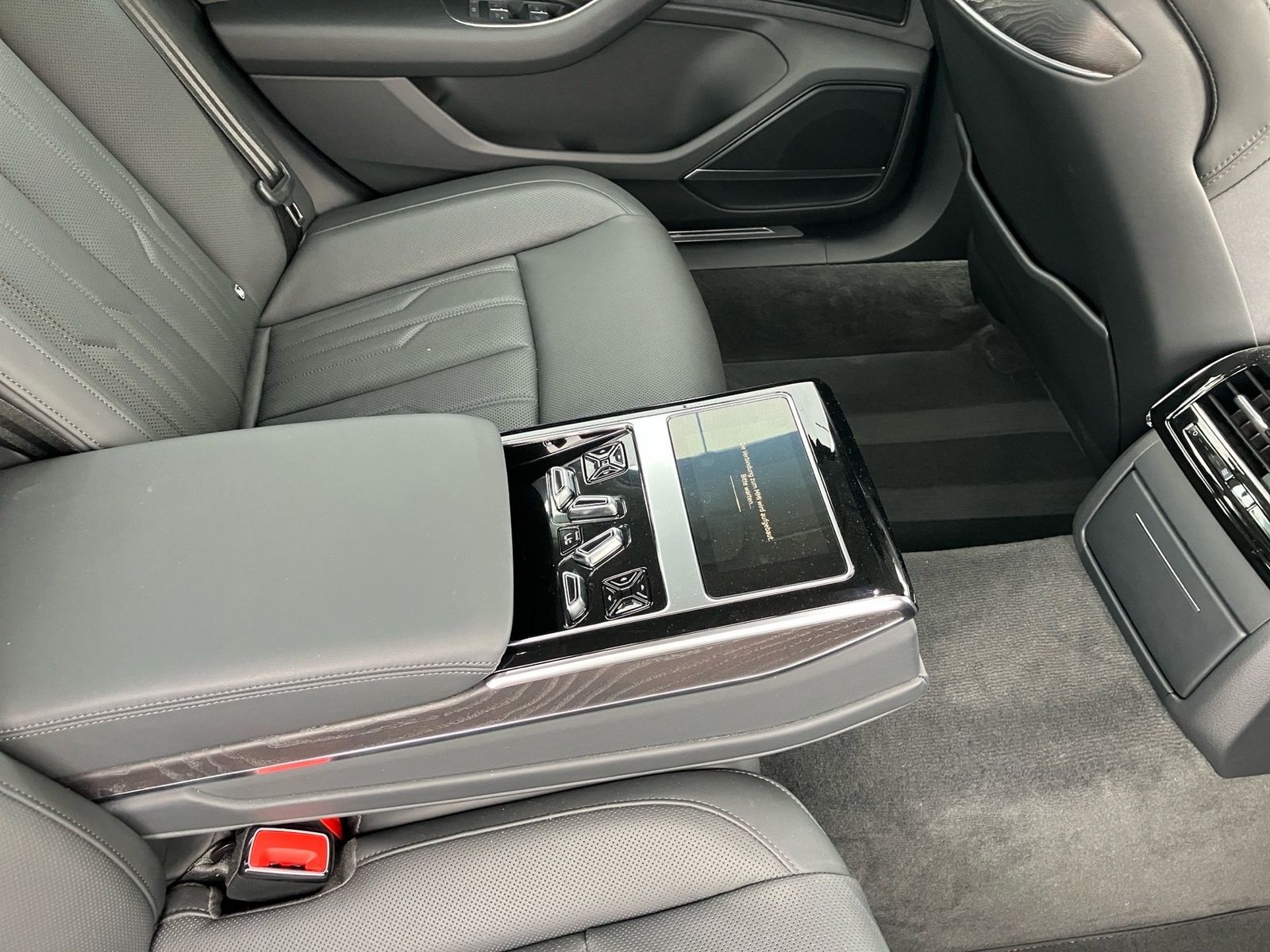 Audi A8 - Bild 16