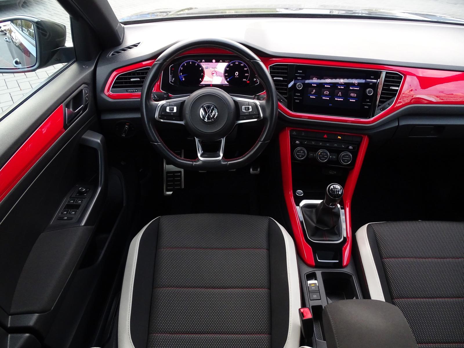 Volkswagen T-Roc 1.5 TSI Sport LED Navi ACC Panorama PDC