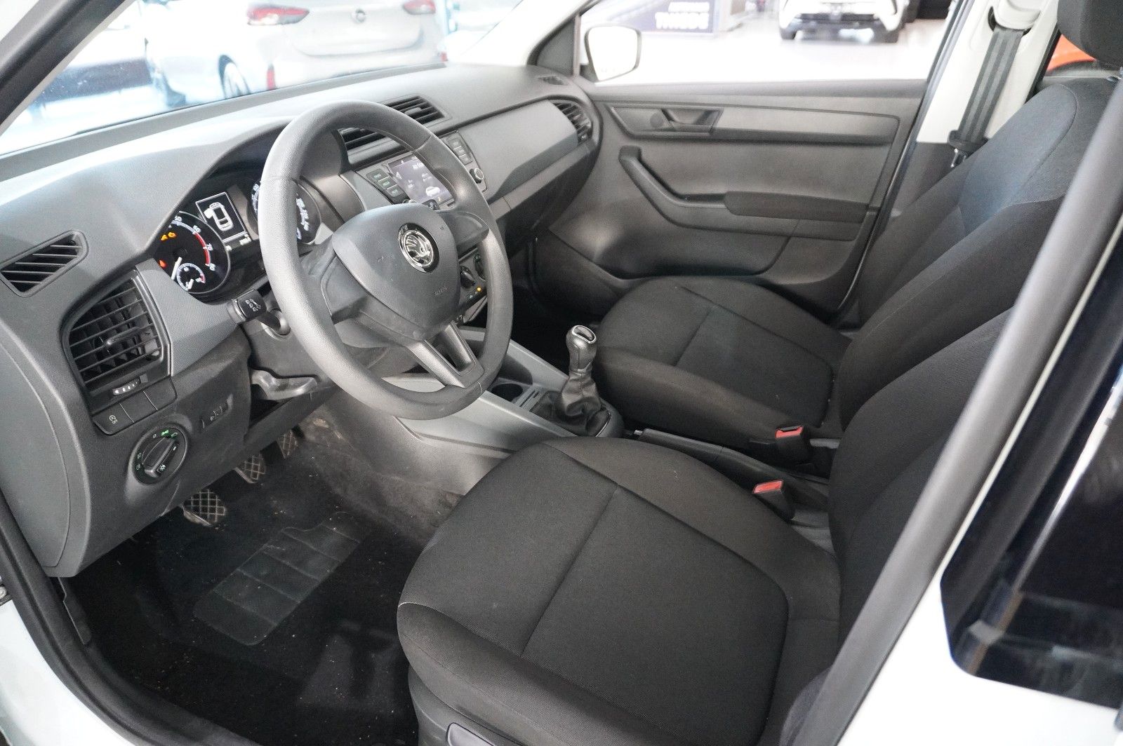 Fahrzeugabbildung SKODA Fabia 1.0 TSI COMBI COOL PLUS LED/SHZ/PDC/DAB+