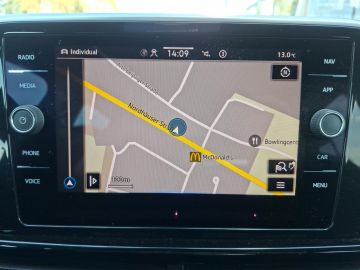 Volkswagen T-Roc R-Line 1.5 TSI °LED°Navi°RFK°ACC°SHZ°AAC°