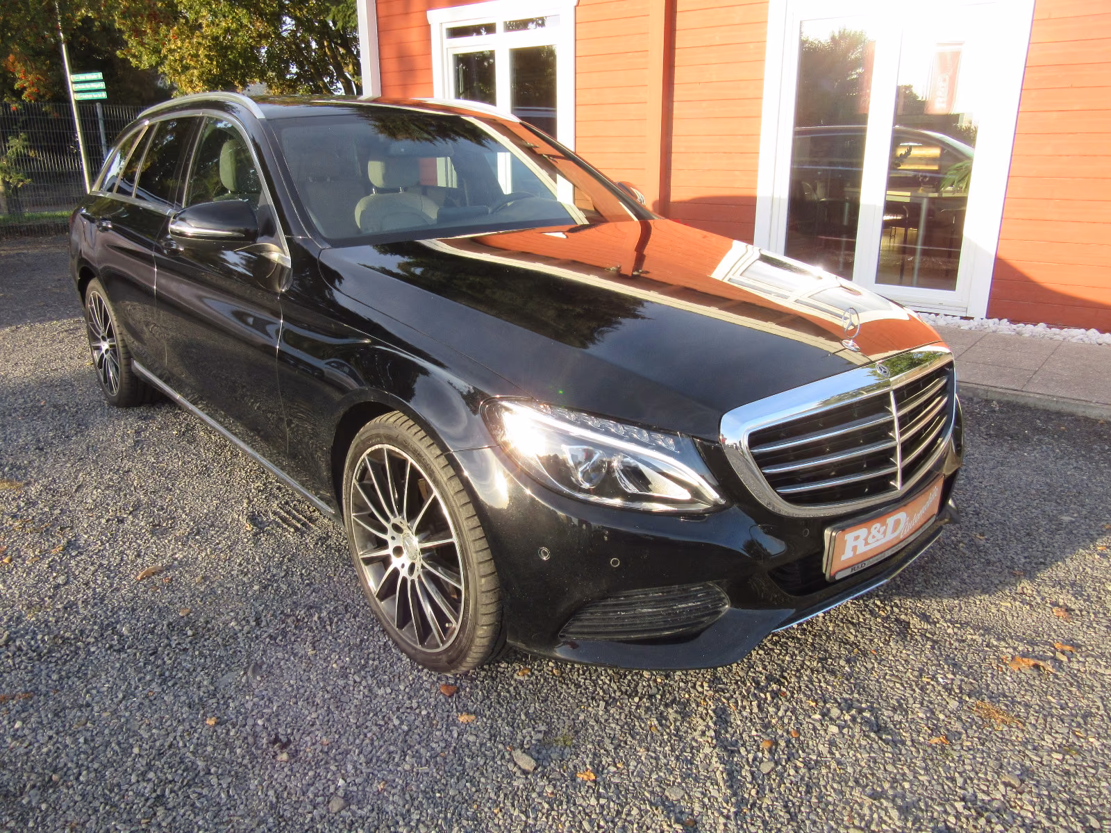 Mercedes-Benz C 220 d 4Matic/Navi/Klima/Kamera/Leder/LED/AHK.