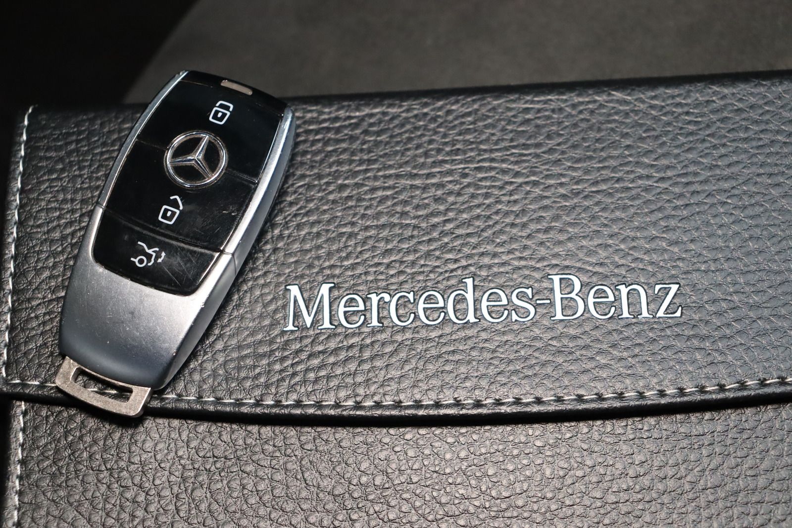 Fahrzeugabbildung Mercedes-Benz E 400 d 4Matic AMG-Paket * Multibeam * 360°