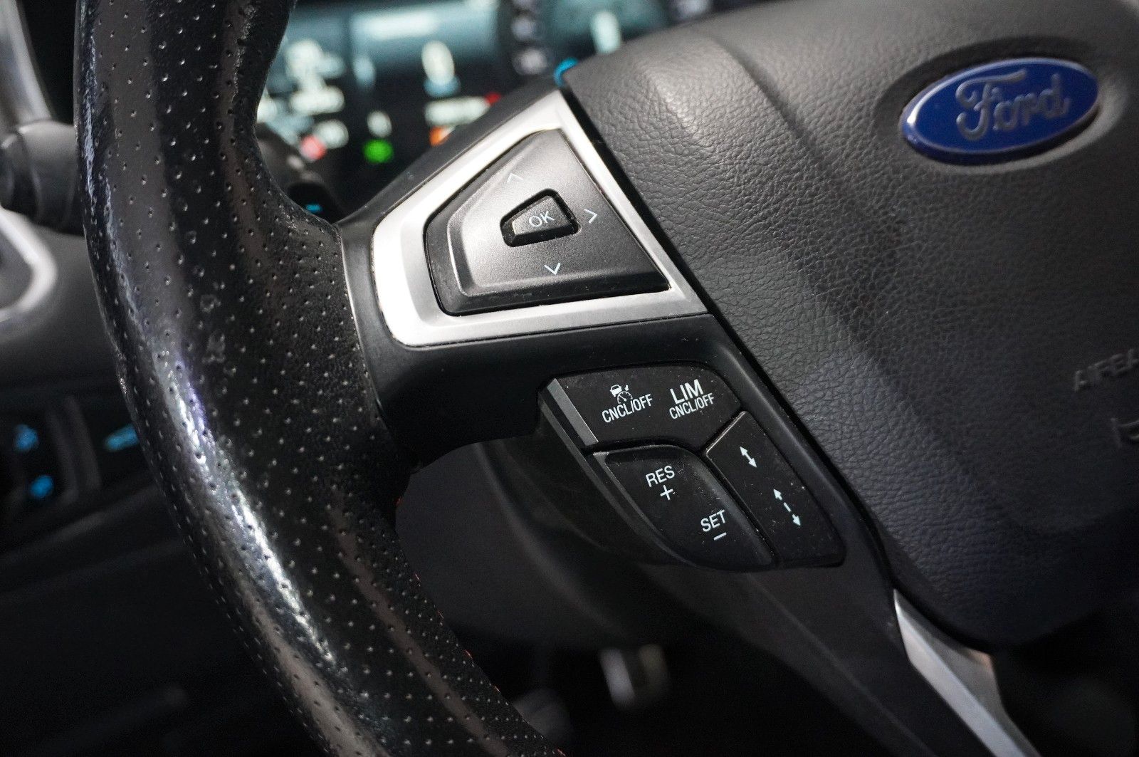 Fahrzeugabbildung Ford S-Max 2.0D ST LINE 7-SITZE NAVI/LED/KAMERA/AHK