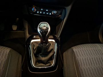 Bild 15 Opel Corsa Musikstreaming DAB Spurhalteass. Verkehrsz