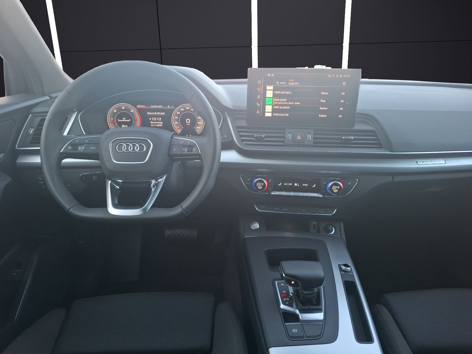 Fahrzeugabbildung Audi Q5 50 TDI quattro S-line Matrix AHK Navi AVC RFK