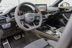 AUDI RS4 Avant quattro/ RS DYNAMIK/ PANO / RS ABGAS AUDI RS4 Avant quattro/ RS DYNAMIK/ PANO / RS ABGAS