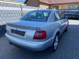 Audi A4 2.8  quattro - Audi A4 mit Benzin-Antrieb: Limousine, 2.8