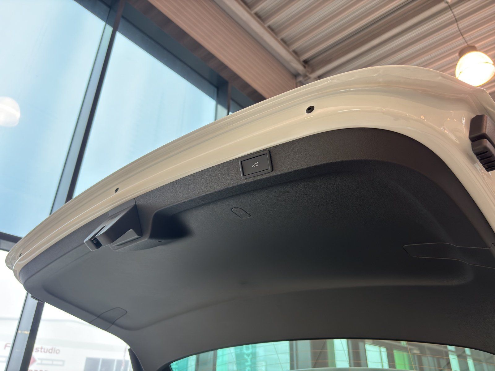 Fahrzeugabbildung SKODA Octavia Combi RS 2,0 TSI 195 kW DSG AHK/PANO/HUD
