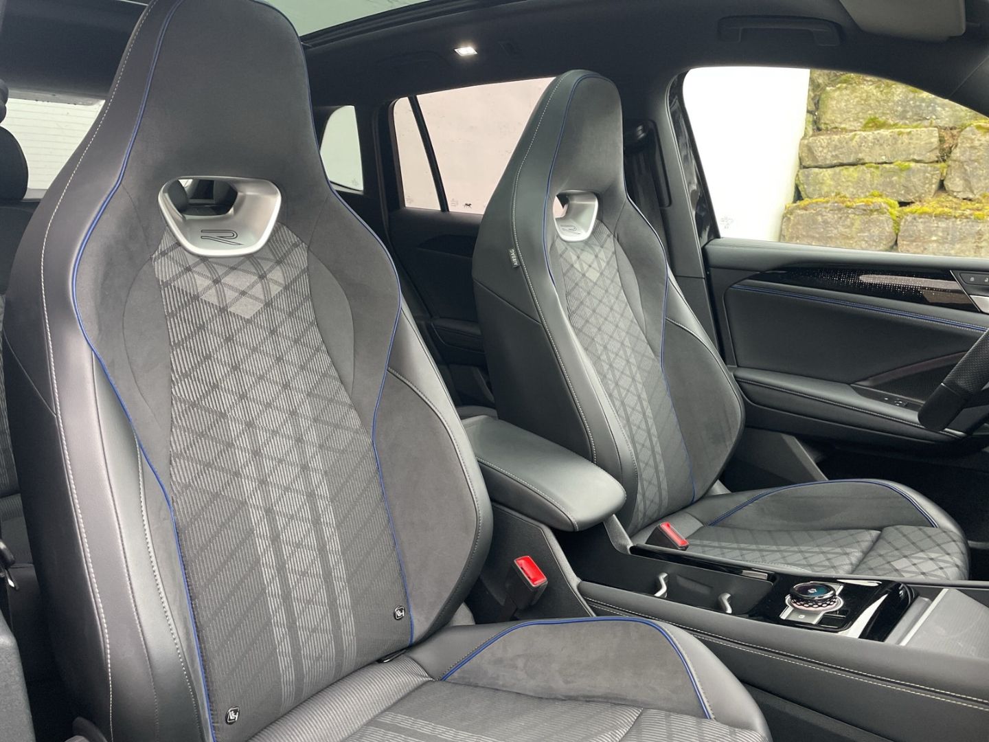 Tiguan 2.0 TDI R-Line 4Motion AHK/Pano/360°Kamer