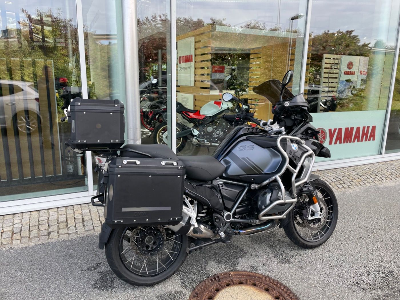 Fahrzeugabbildung BMW R 1250 GS ADVENTURE Sondermodell Triple Black vi