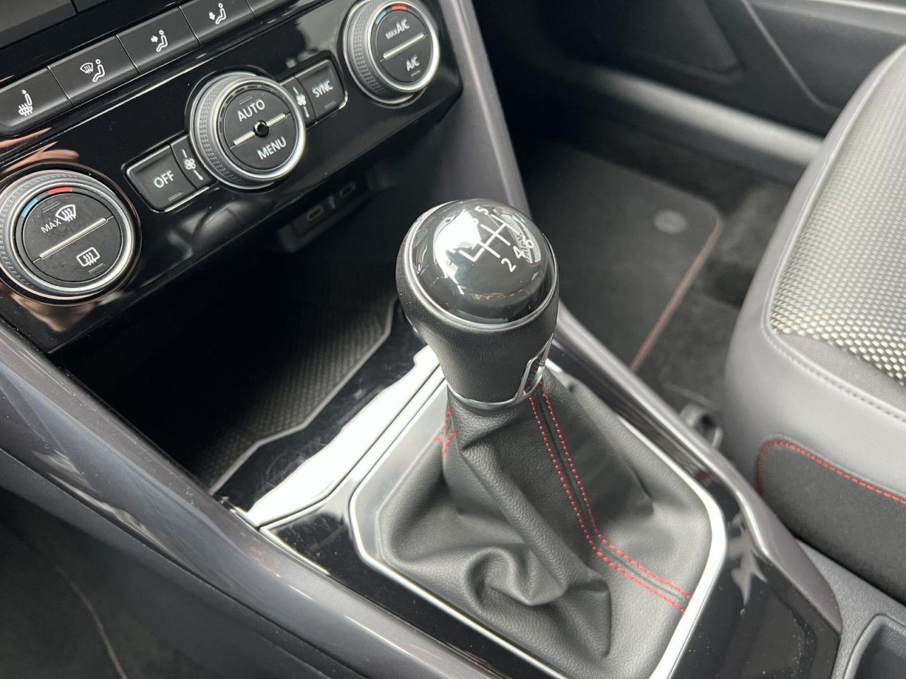 Volkswagen T-Roc - Bild 16