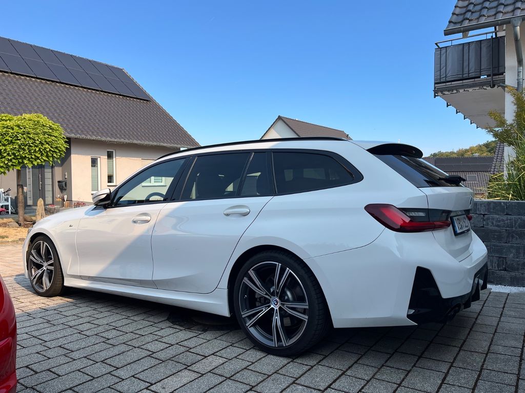 Image of BMW 330