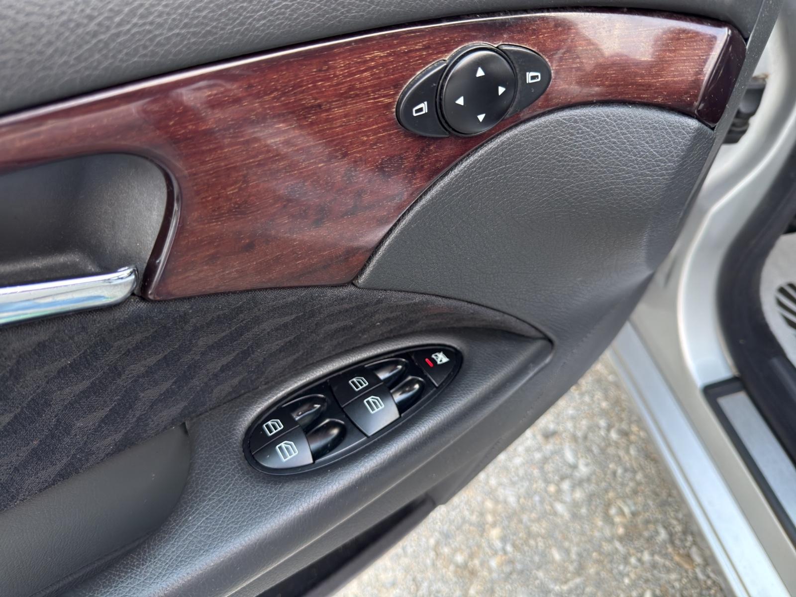 Mercedes-Benz E200 2005 — photo 23