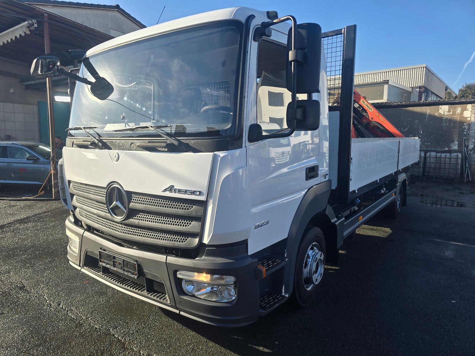 Mercedes-Benz Atego 823
