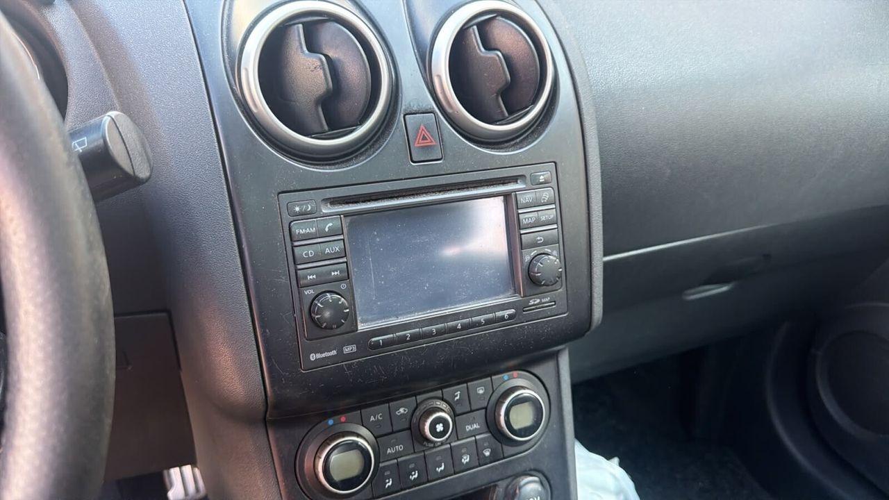 Nissan Qashqai+2 2010 — photo 8