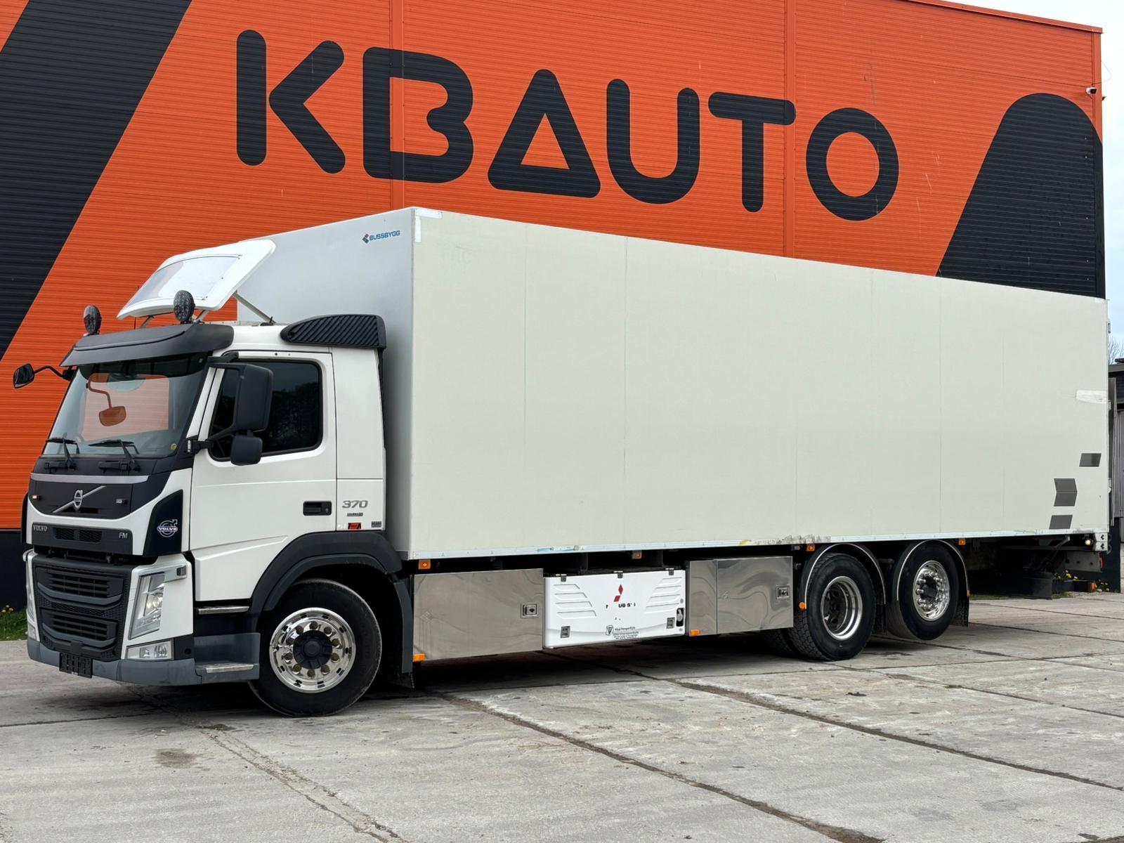 Volvo FM 370 6x2*4 MITSUBISHI TU100 / BOX L=9391 mm