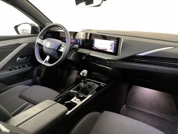 Fotografie des Opel Astra Sports Tourer 1.2 Turbo GS Tech-Paket