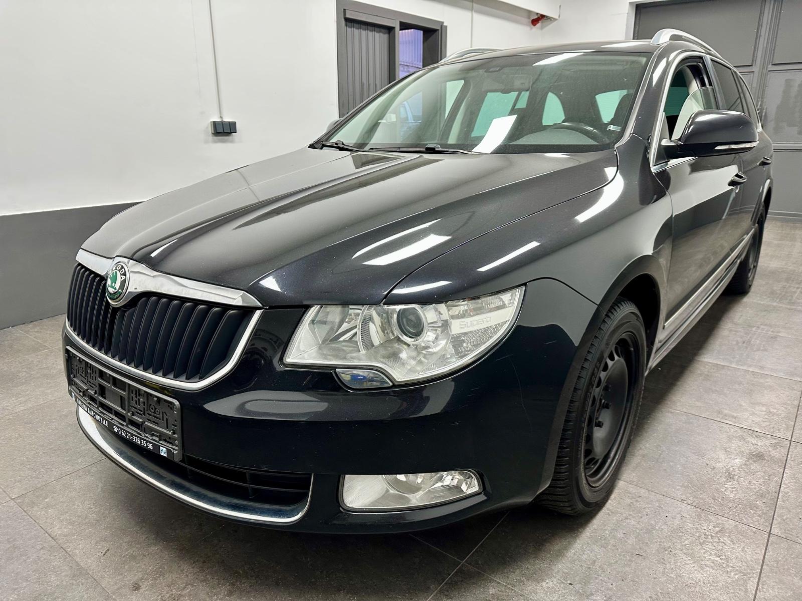 Skoda Superb 2.0 TDI Combi Elegance 1-Hand Navi
