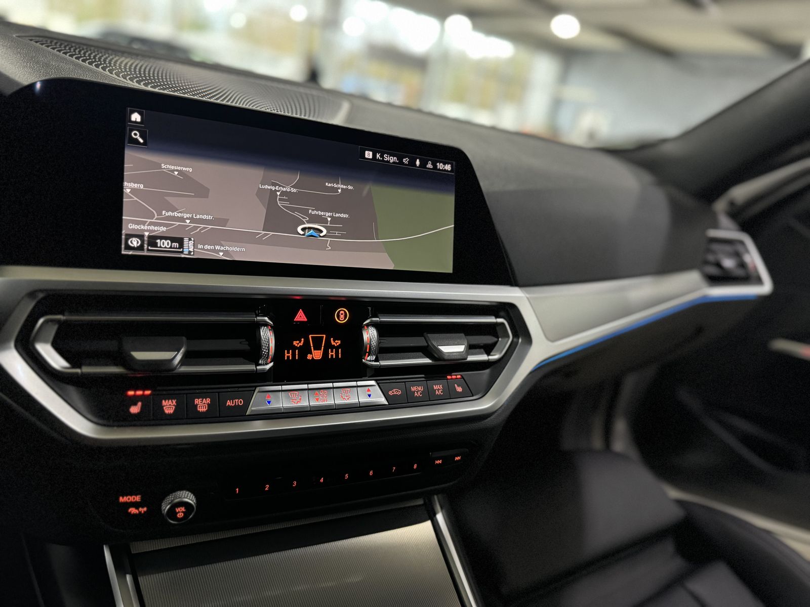 Fahrzeugabbildung BMW 320e M Sport Panoram Kamera HUD DAB HiFi Komfort