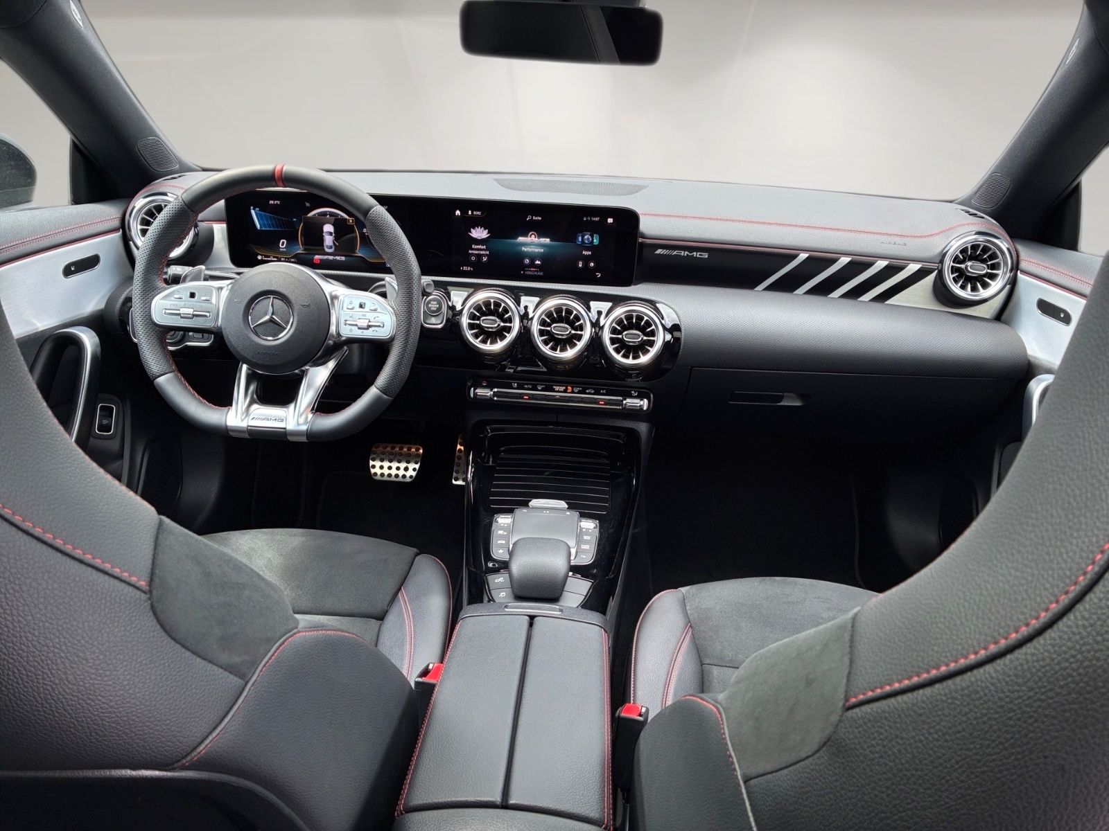 Mercedes-Benz CLA 35 AMG 4M Pano Kamera Multibeam Ambiente LED foto 9